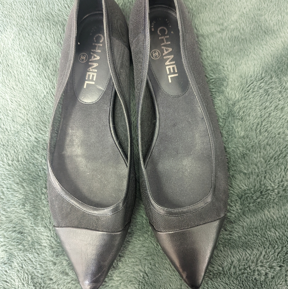 Authentic Chanel pointed toe flats sz 37.5